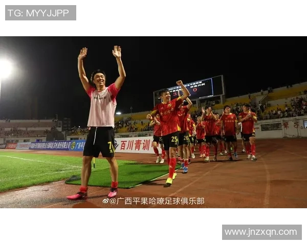 线下聚焦足球球星精彩瞬间与激情互动全景展现球迷热情 线下聚焦足球球星精彩瞬间与激情互动全景展现球迷热情